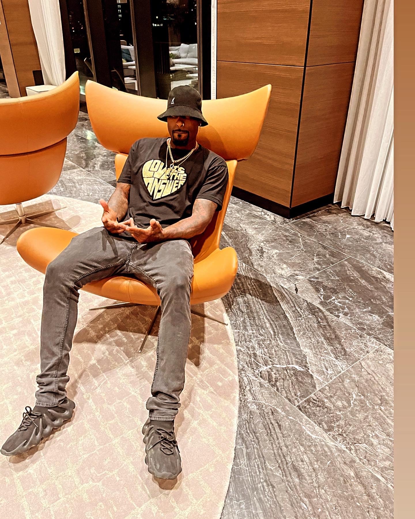 Love black gold glitter tee shirt