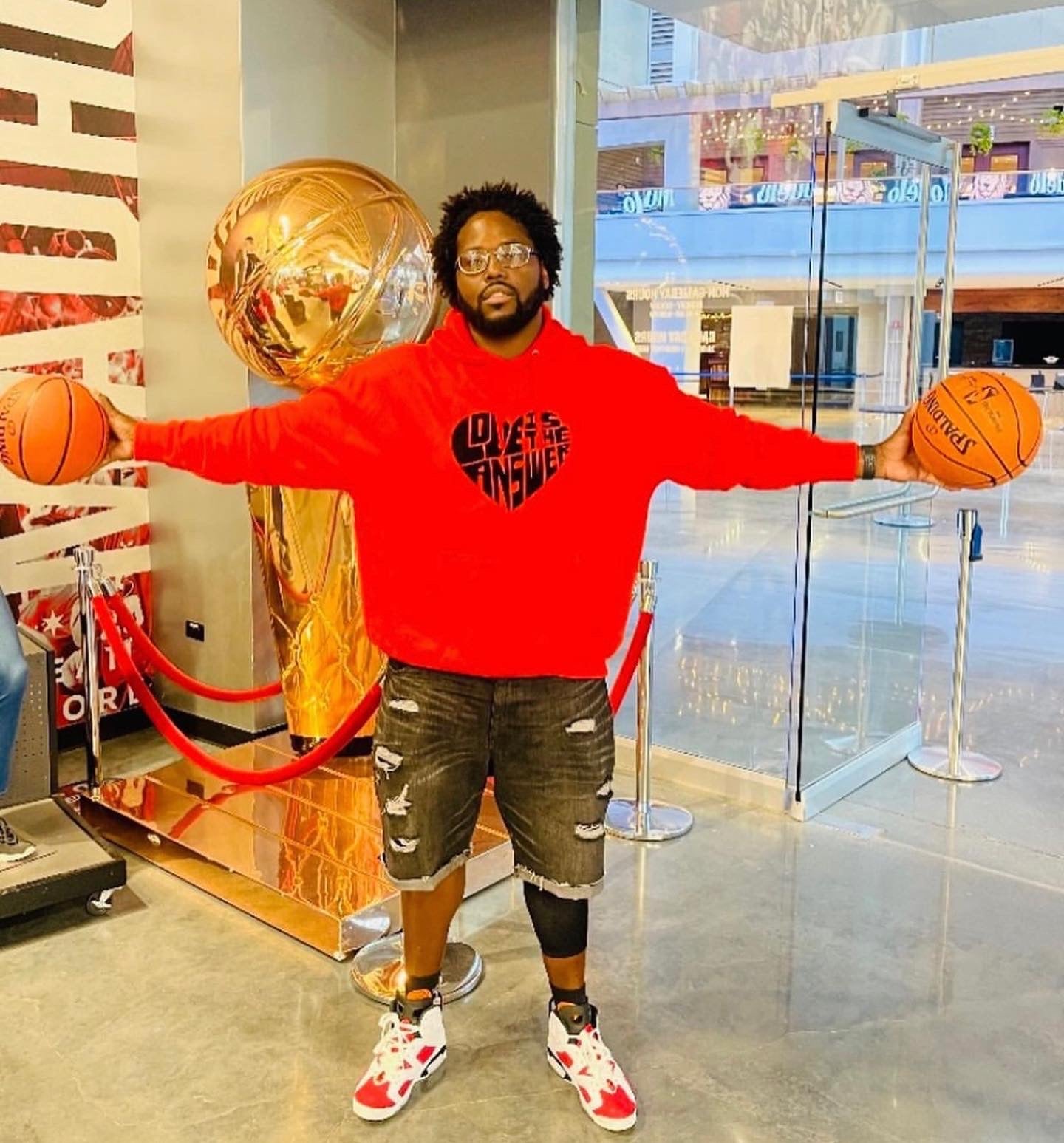 Chi-town Red love hoodie black logo