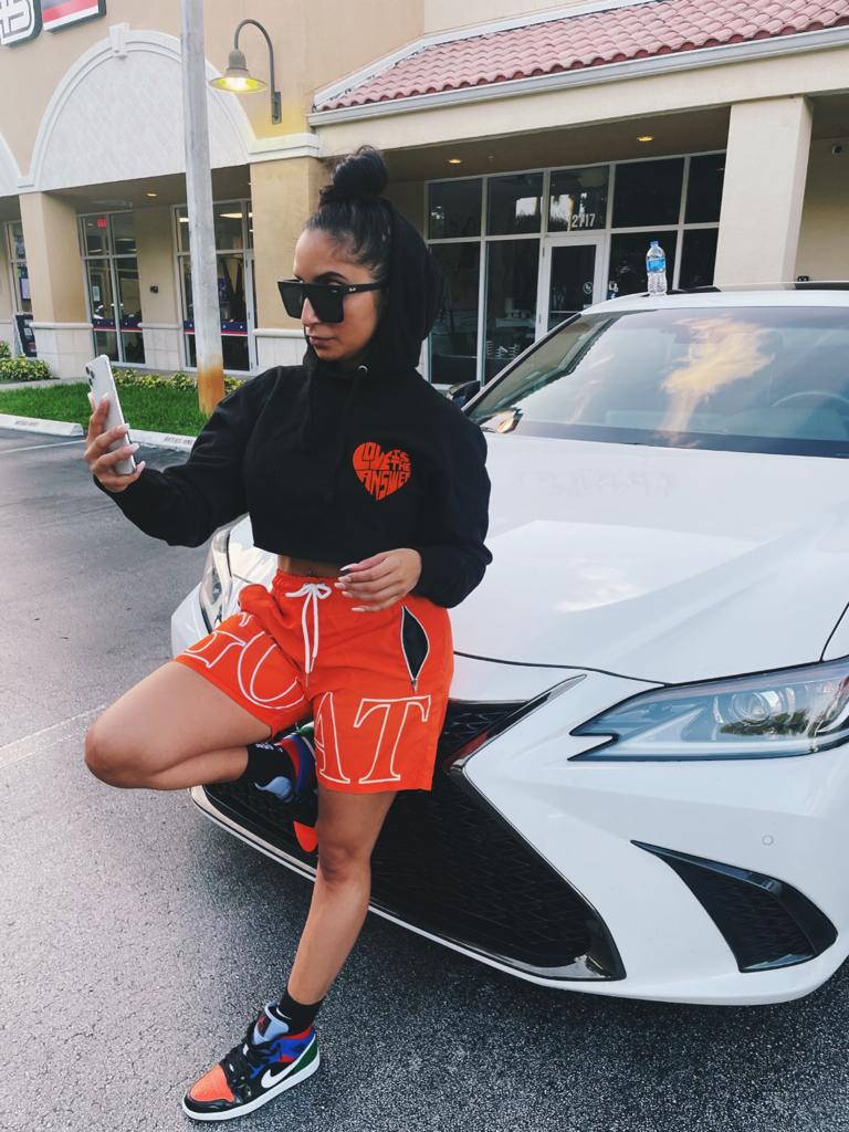 Crop love hoodie black and orange